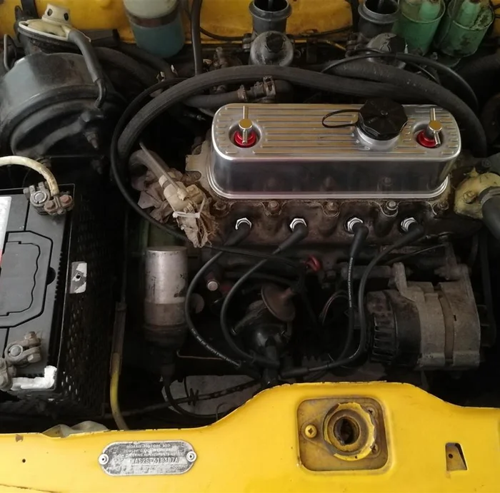 Motor Austin Morris 1.3 ADO16 se dvěma karburátory SU po opravě a seřízení