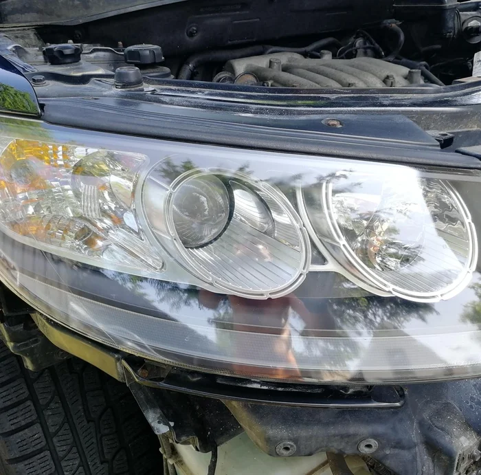 Čirý světlomet Hyundai Santa Fe po renovaci leptáním polykarbonátu